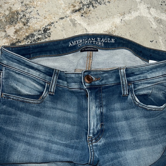 🔥🍂AE RIPPED JEANS - Picture 2 of 4